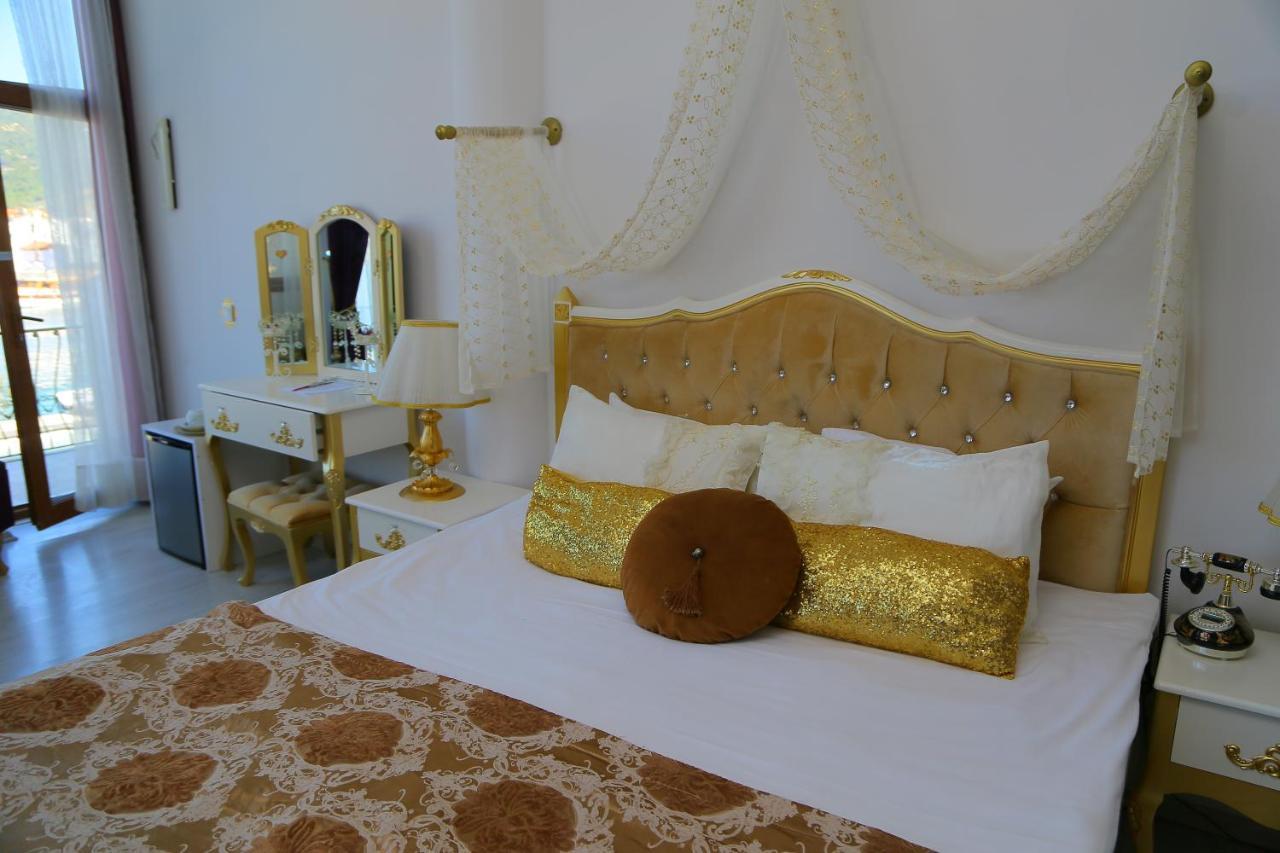 Huri & Nuri Hotel (Adults Only) Foça Extérieur photo