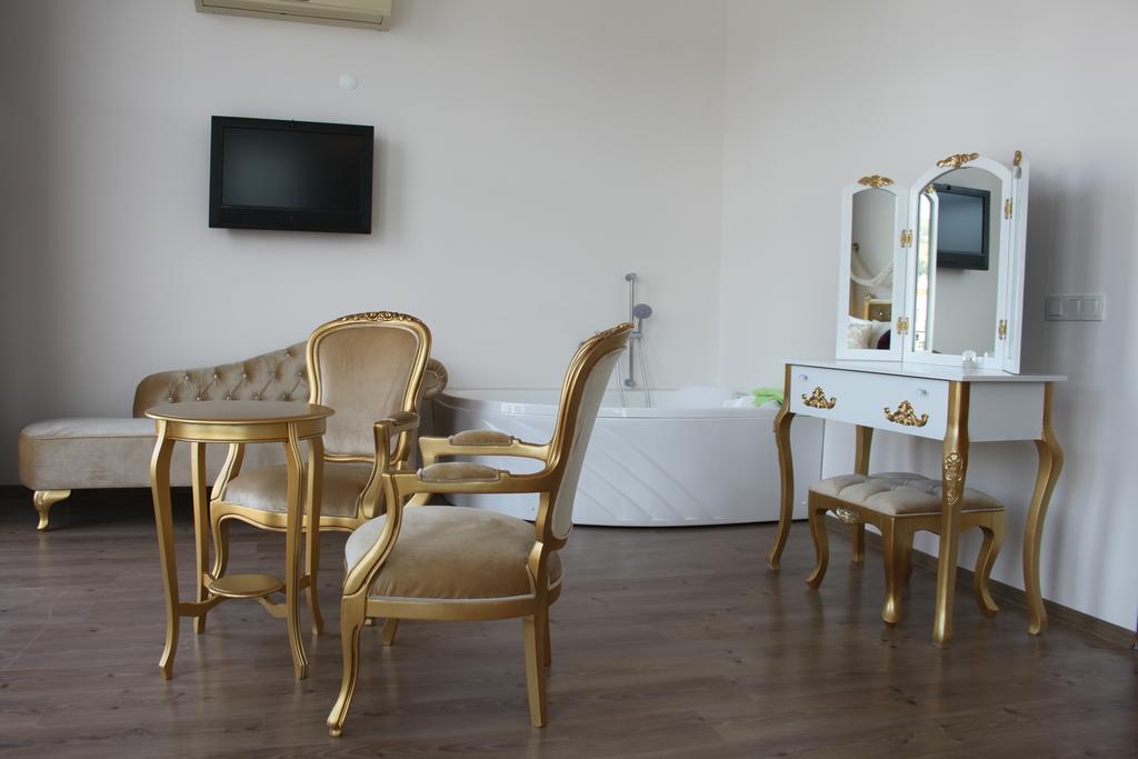 Huri & Nuri Hotel (Adults Only) Foça Extérieur photo