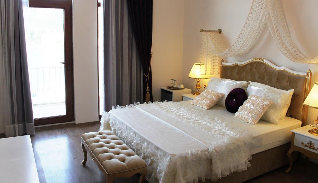 Huri & Nuri Hotel (Adults Only) Foça Extérieur photo