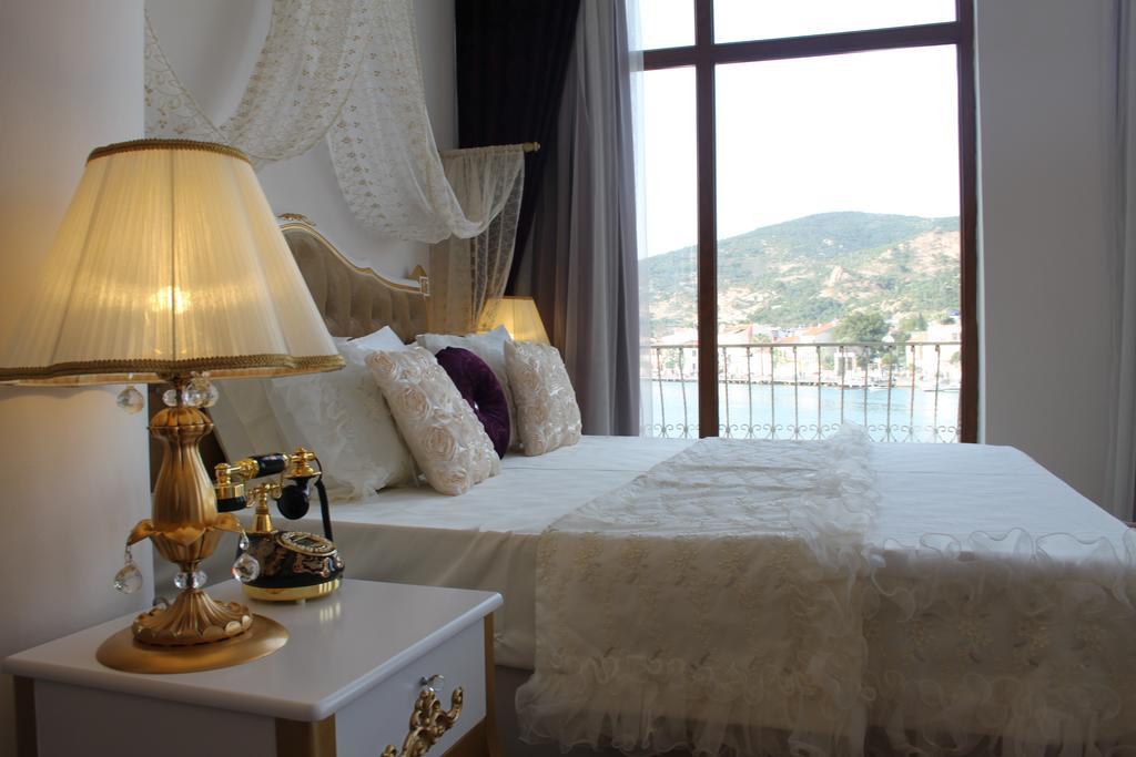 Huri & Nuri Hotel (Adults Only) Foça Extérieur photo